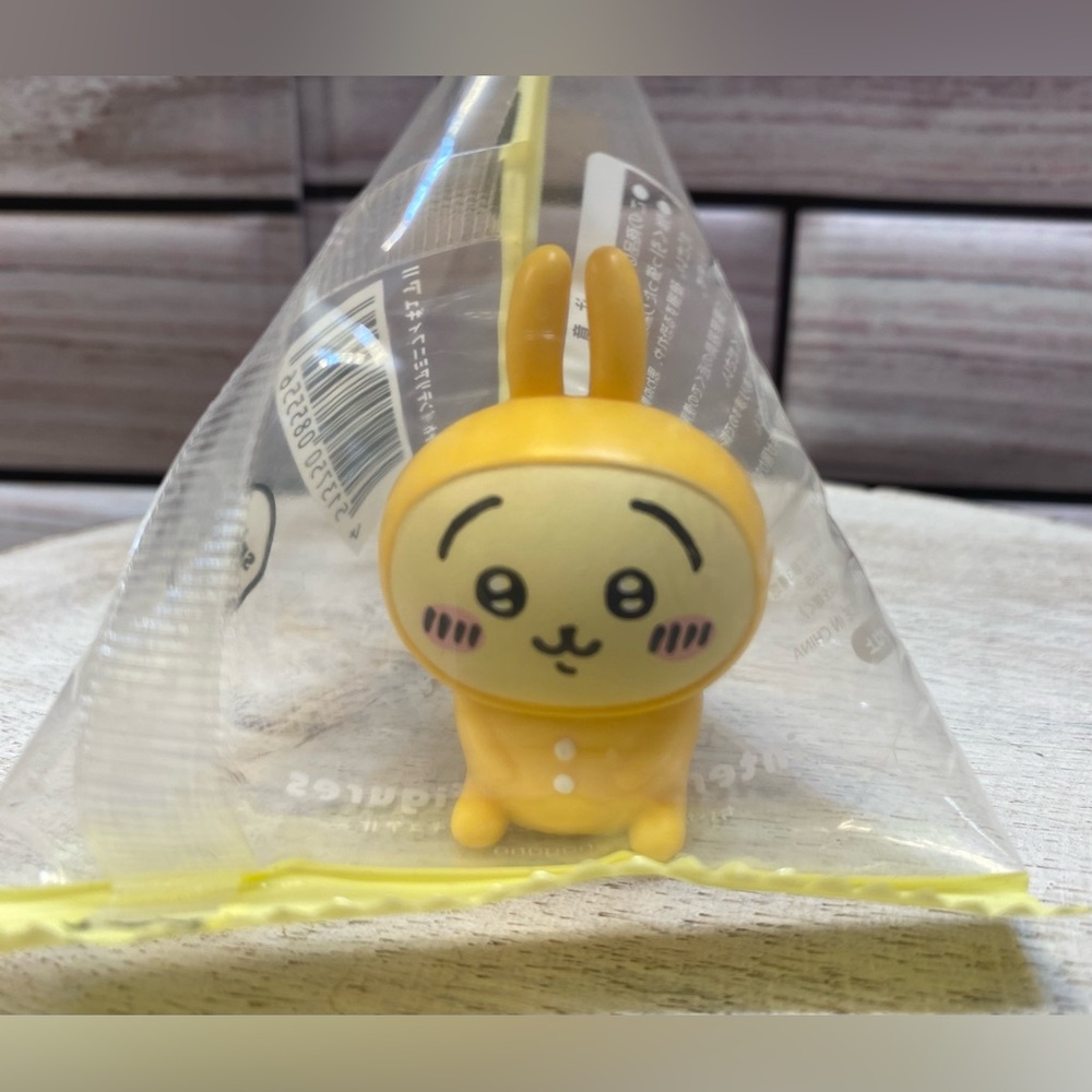 Chiikawa -Usagi ❤️interior mini Figure Spiral cute yellow Sleepwear Series New